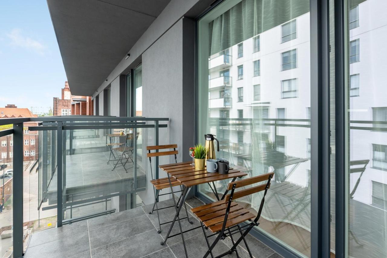 Apartament Walowa Shipyard Gdańsk Buitenkant foto